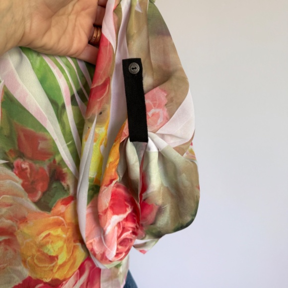 Crimson Ivy - Colorful Floral Blouse - Picture 5 of 9